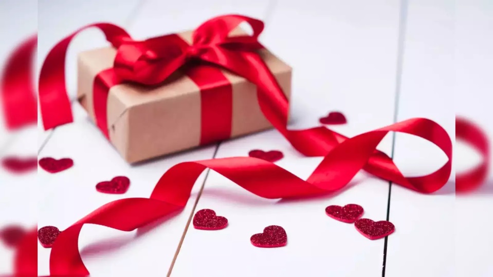 Top 10 Unique Valentine’s Gifts To Buy Below 1000