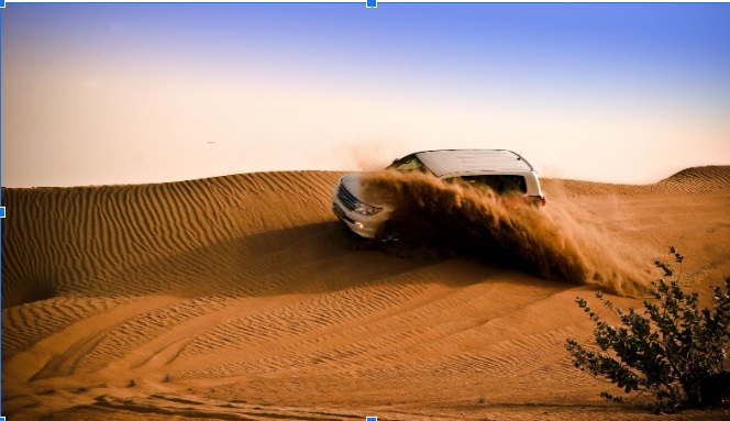 Exploring Dubai’s Desert in Style: Best Luxury Cars for Desert Adventures