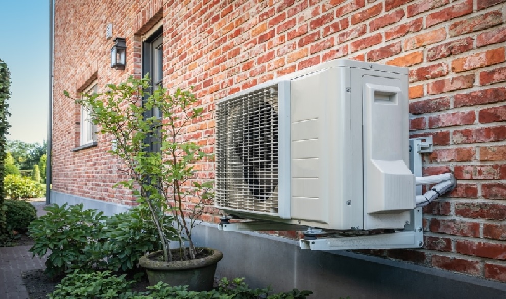 Heat Pump vs. Air Conditioner: Which is Right for Your Lexington Home?