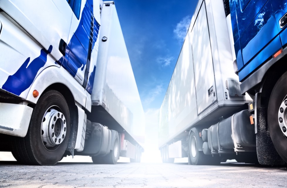 Why Truck Parking Lots with Monthly Options Are Essential for Long-Haul Drivers